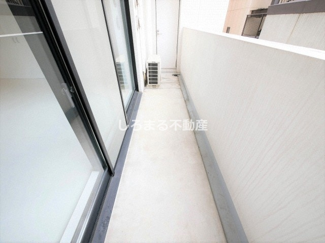 アーデンタワー南堀江のバルコニー