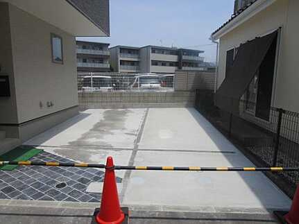 広島市安佐南区東原3丁目　新築一戸建ての駐車場