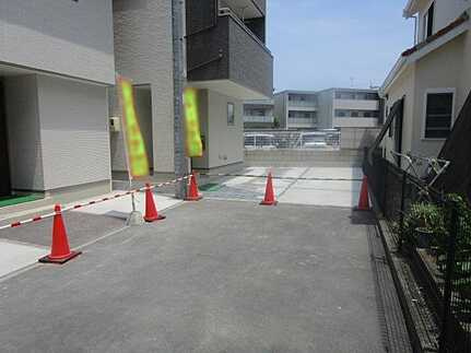 広島市安佐南区東原3丁目　新築一戸建ての前面道路含む現地写真