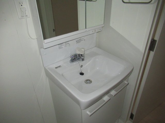 芦屋浜２ＬＤＫ（4街区）の洗面所|コンパクトで使いやすい洗面所