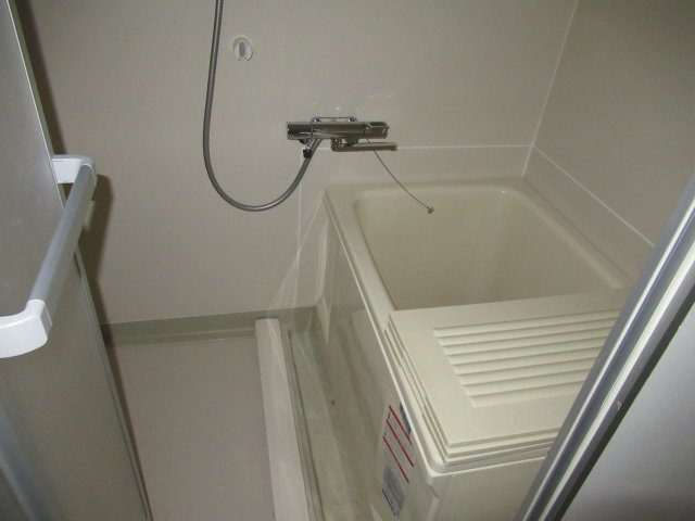 芦屋浜２ＬＤＫ（4街区）の浴室|きれいなお風呂です