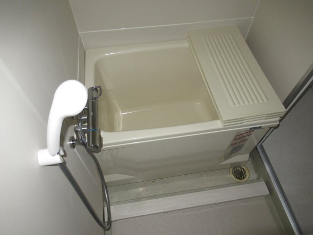 芦屋浜２ＬＤＫ（4街区）の浴室|コンパクトで使いやすいお風呂です