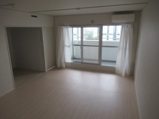 芦屋浜２ＬＤＫ（4街区）の居間・リビング|ゆったり過ごせる居間です