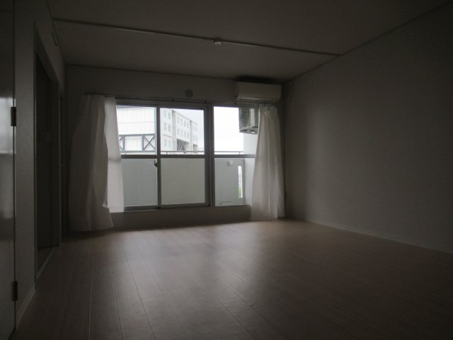 芦屋浜２ＬＤＫ（4街区）の居間・リビング|おしゃれな居間です