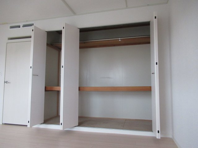 芦屋浜２ＬＤＫ（4街区）の収納|たっぷりとした収納スペースです
