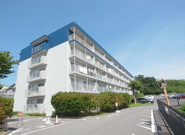 鈴蘭泉台第6ハウスの外観|管理の行き届いた敷地内綺麗な分譲賃貸