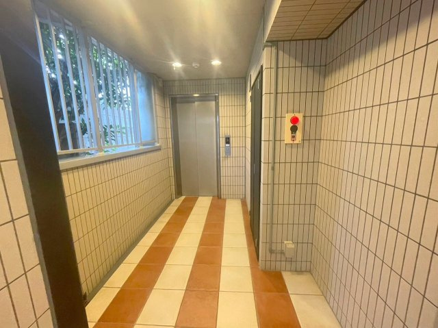 シャンテドミールAWAJIのロビー