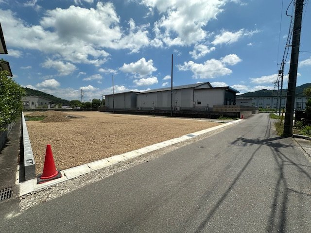 3区画分譲地　佐賀　B区画の前面道路含む現地写真|南側道路
