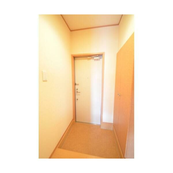 Sepia　Court　Fの玄関