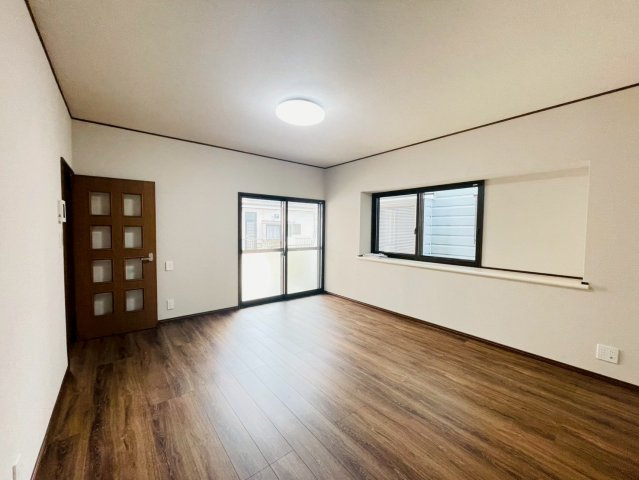 【居間・リビング】 | 白岡市西2丁目　中古戸建