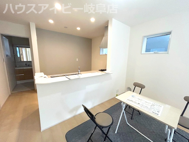 【居間・リビング】の画像