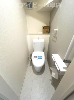 【トイレ】 | 岐阜市大縄場新築建売全3棟！明郷小学校までも徒歩5分！お車並列3台可能！最寄りのバス停徒歩3分♪ | 岐阜市大縄場新築建売全3棟！明郷小学校までも徒歩5分！お車並列3台可能！最寄りのバス停徒歩3分♪