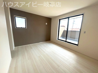 【洋室】 | 岐阜市大縄場新築建売全3棟！明郷小学校までも徒歩5分！お車並列3台可能！最寄りのバス停徒歩3分♪ | 岐阜市大縄場新築建売全3棟！明郷小学校までも徒歩5分！お車並列3台可能！最寄りのバス停徒歩3分♪