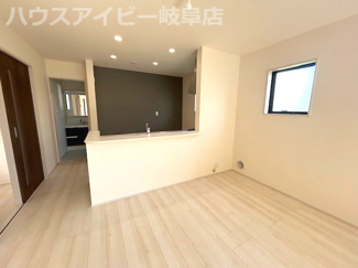 【キッチン】 | 岐阜市大縄場新築建売全3棟！明郷小学校までも徒歩5分！お車並列3台可能！最寄りのバス停徒歩3分♪ | 岐阜市大縄場新築建売全3棟！明郷小学校までも徒歩5分！お車並列3台可能！最寄りのバス停徒歩3分♪