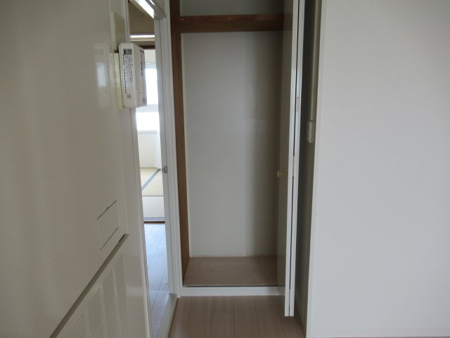 芦屋浜３ＬＤＫ（5街区）の収納|たっぷりとした収納スペースです