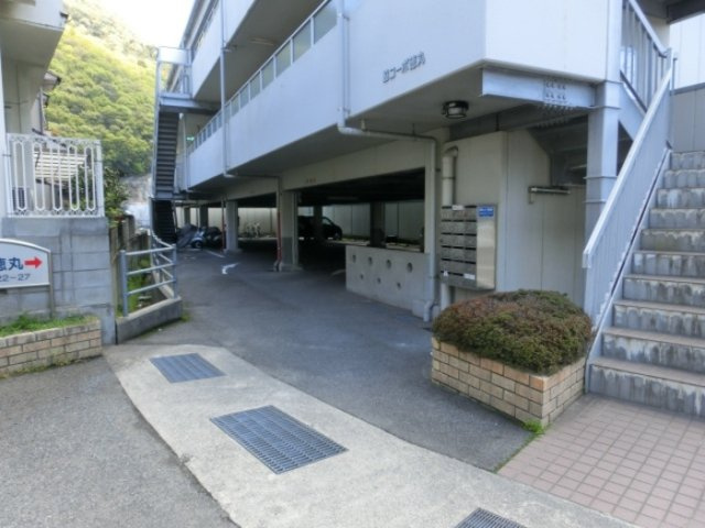 脇コーポ徳丸のエントランス