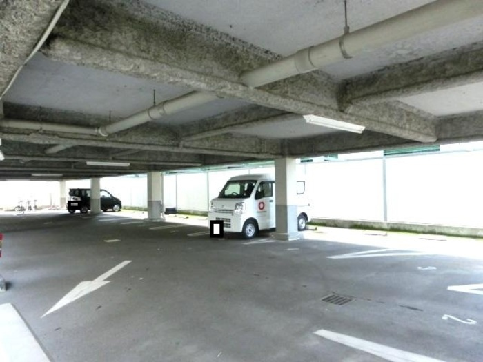 脇コーポ徳丸の駐車場