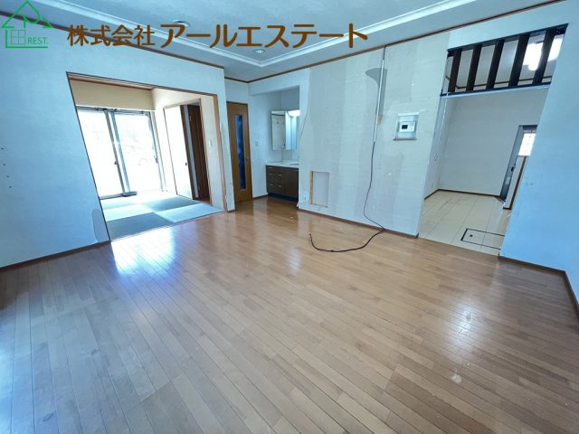 姫路市網干区新在家　　山陽電鉄「山陽網干駅」徒歩19分の居間・リビング