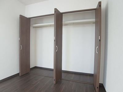 【収納】 | 御崎本町ビル | 壁一面の幅広クローゼット