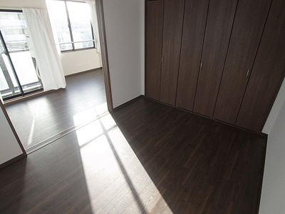 【内装】 | 御崎本町ビル | リビングと寝室を分ける事が出来る人気の間取り