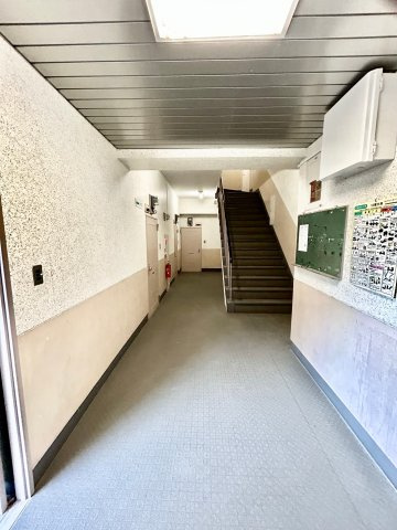 ハイツ丸栄のエントランス