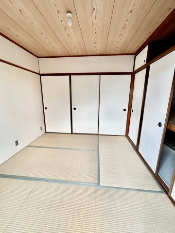 ハイツ丸栄の和室