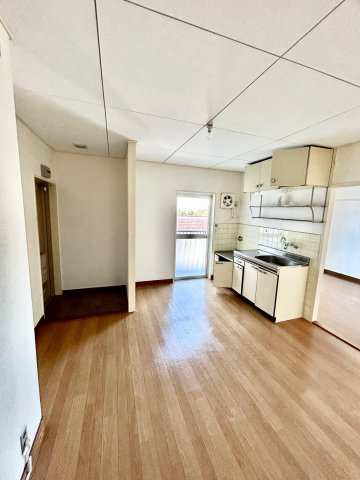 ハイツ丸栄の居間・リビング