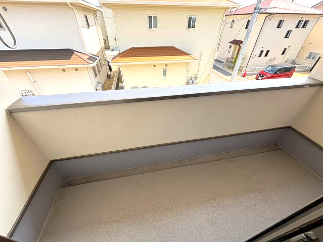 アースタウン松前中央　新築中古戸建　22号棟(残り4区画)のバルコニー|外からの目が気にならないバルコニーで洗濯物が干せます