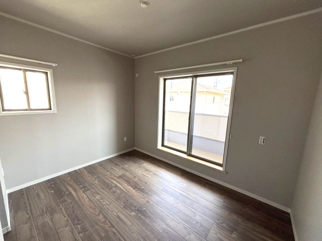 アースタウン松前中央　新築中古戸建　22号棟(残り4区画)の洋室|使い勝手のいい洋室です