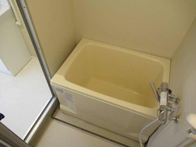 芦屋浜２ＬＤＫ（5街区）の浴室|きれいなお風呂です