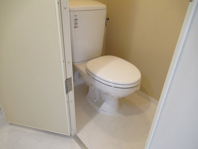 芦屋浜２ＬＤＫ（5街区）のトイレ|落ち着いた色調のトイレです