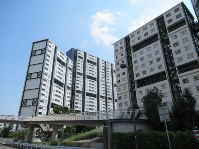 芦屋浜２ＬＤＫ（5街区）の外観|左側の白い建物が芦屋浜5街区です