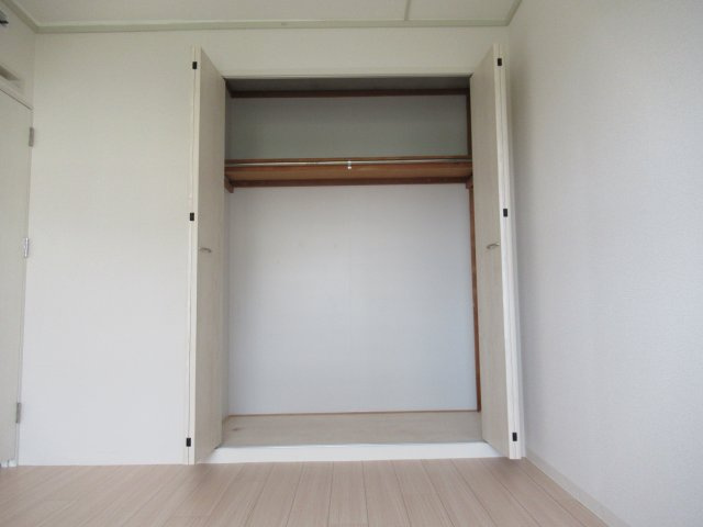 芦屋浜２ＬＤＫ（5街区）の収納|たっぷりとした収納スペースです