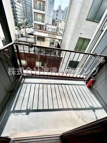 エイチアンドワイビルのバルコニー