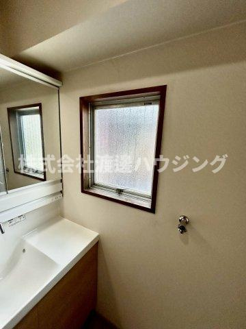 エイチアンドワイビルのその他|洗面にも窓ございます