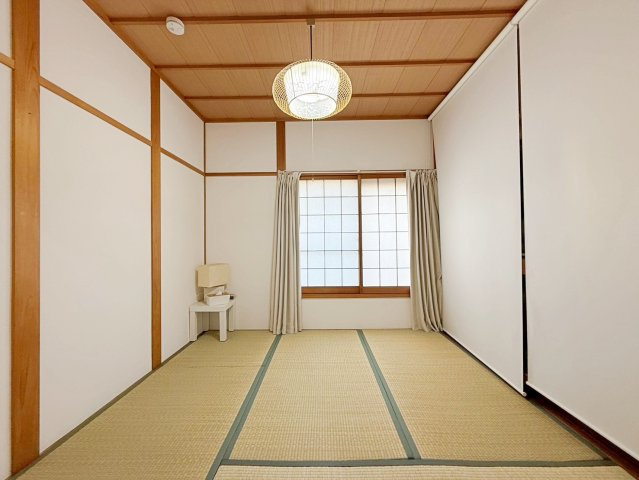 和泉市山荘町3丁目　中古戸建の和室