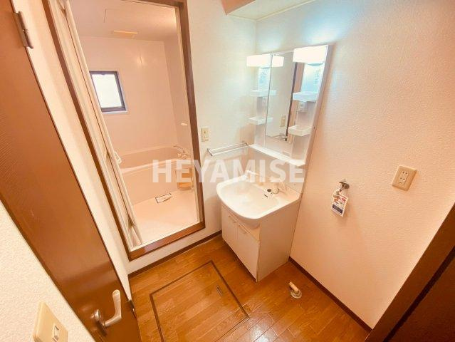 バリュージュRYO　Ｃ棟の洗面所