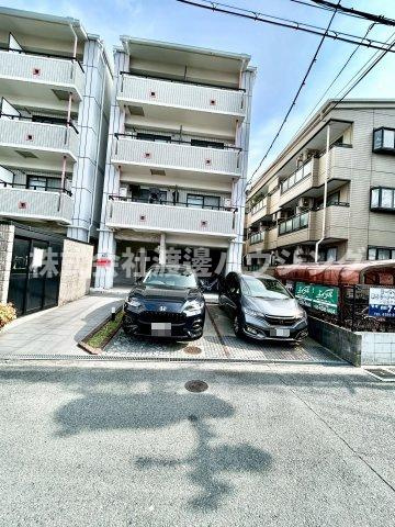 ウェストコート垂水町の駐車場