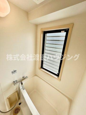ウェストコート垂水町のその他|浴室に窓ございます。