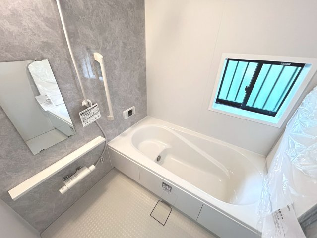 ハートフルタウン　丹羽郡大口町萩島2丁目　全1区画分譲の浴室|明るく清潔なバスルームで、保温浴槽を使用しており４時間たっても湯温低下は約2.5度の省エネ仕様です。