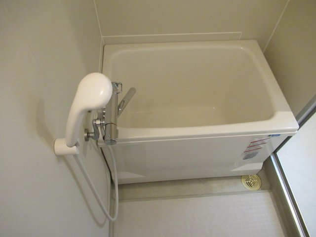 芦屋浜２ＬＤＫ（2街区）の浴室|コンパクトで使いやすいお風呂です