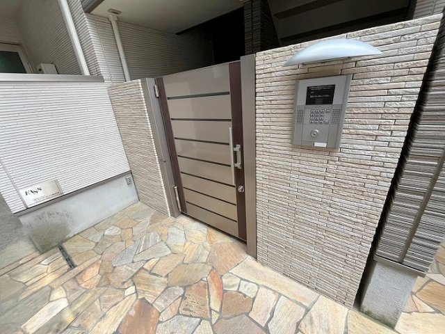 フジパレス神崎川2番館のエントランス