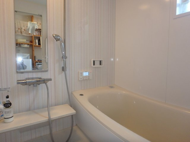 M0248H　下賀茂築浅戸建の浴室