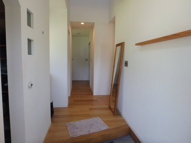 M0248H　下賀茂築浅戸建の玄関