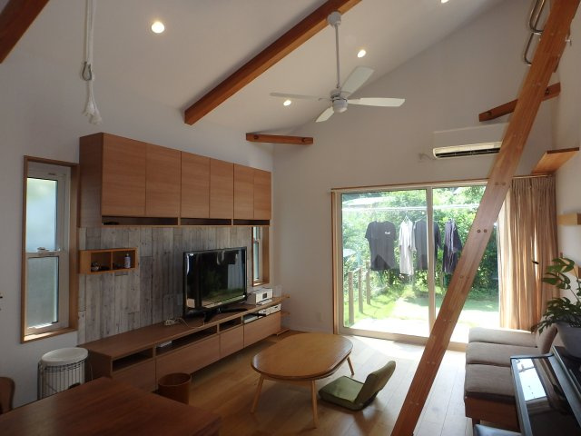 M0248H　下賀茂築浅戸建の居間・リビング
