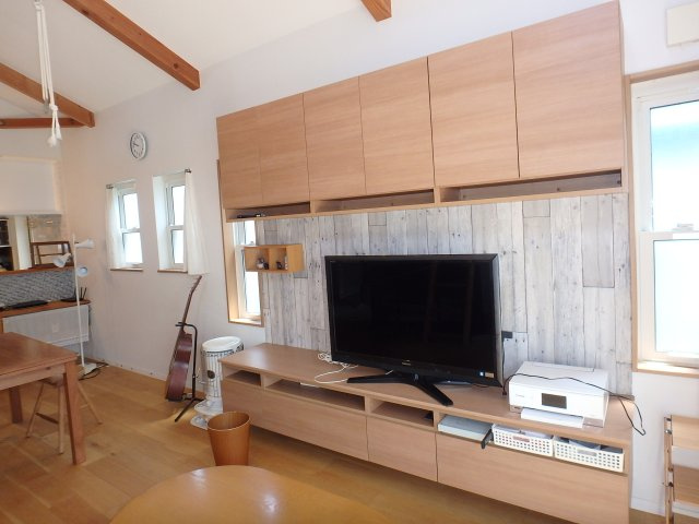 M0248H　下賀茂築浅戸建の居間・リビング