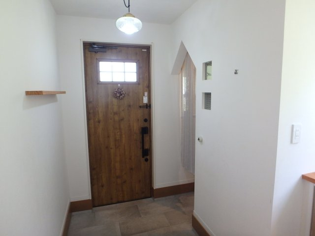 M0248H　下賀茂築浅戸建の玄関