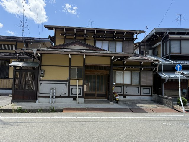 10/15成約　賃貸　高山市大新町　12.1万円