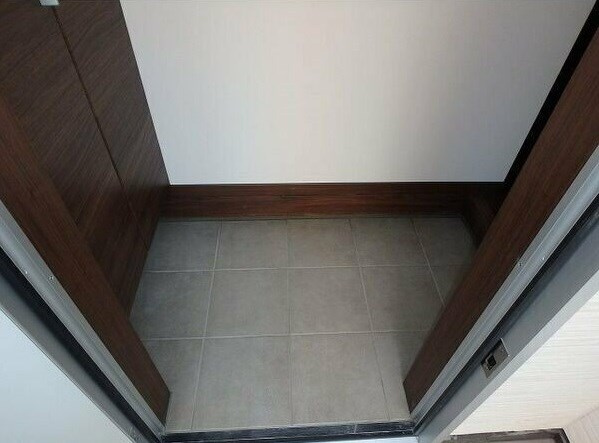 ウィングヒルズⅡＡの玄関