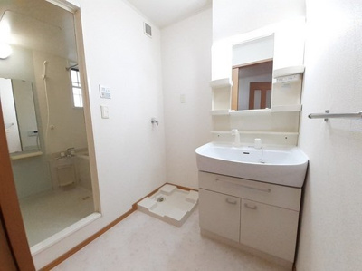 【洗面所】 | サンフラワー・アべニューＡ | 使いやすい洗面所です